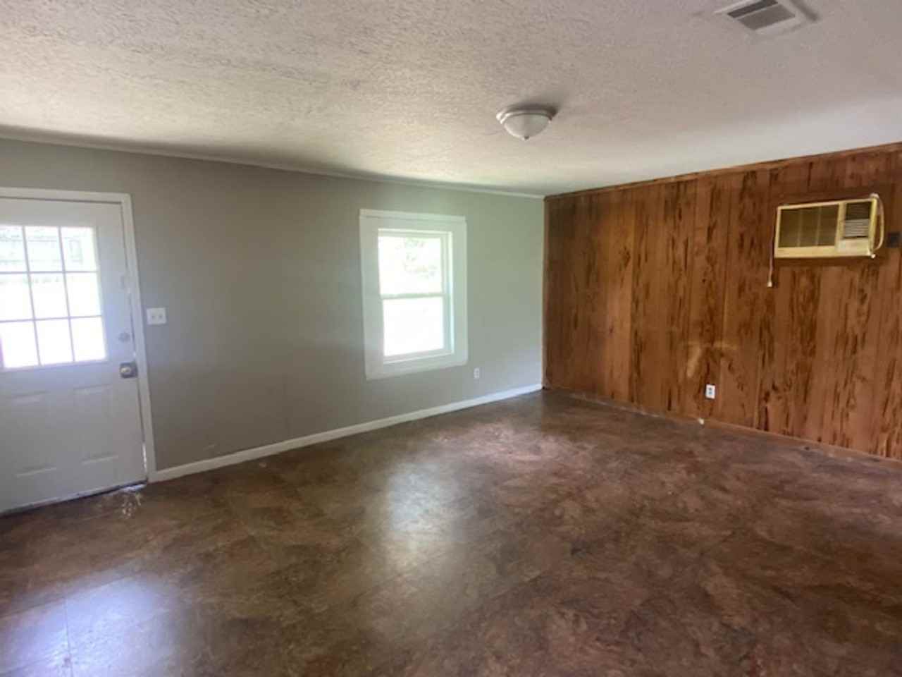 104 Ed Dr #104 - Photo 2 of 7