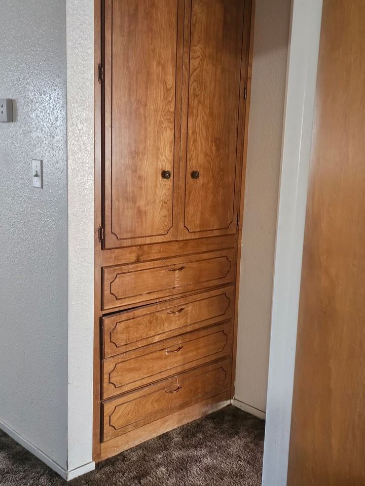 1090 N. BATES AVE - Photo 6 of 11