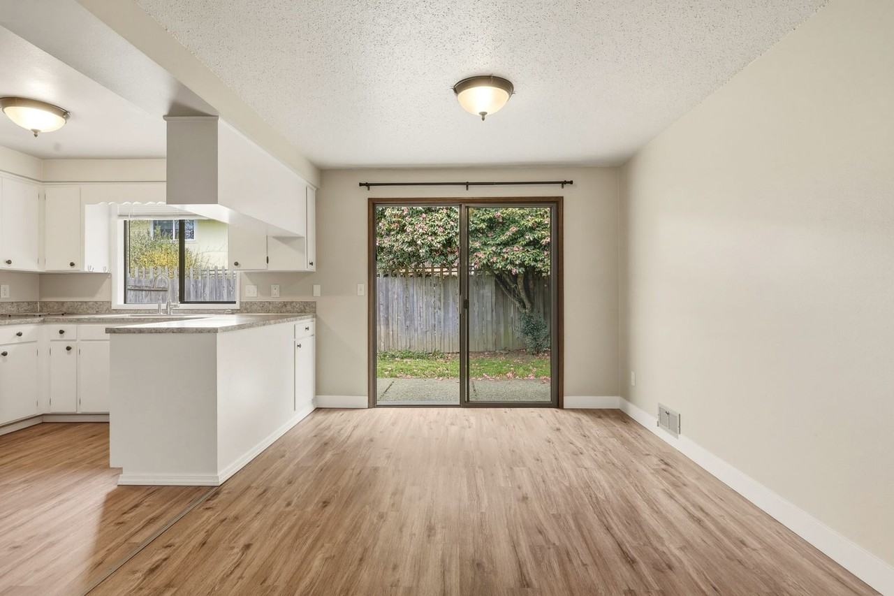 1622 Madison Ave Nw - Photo 7 of 23