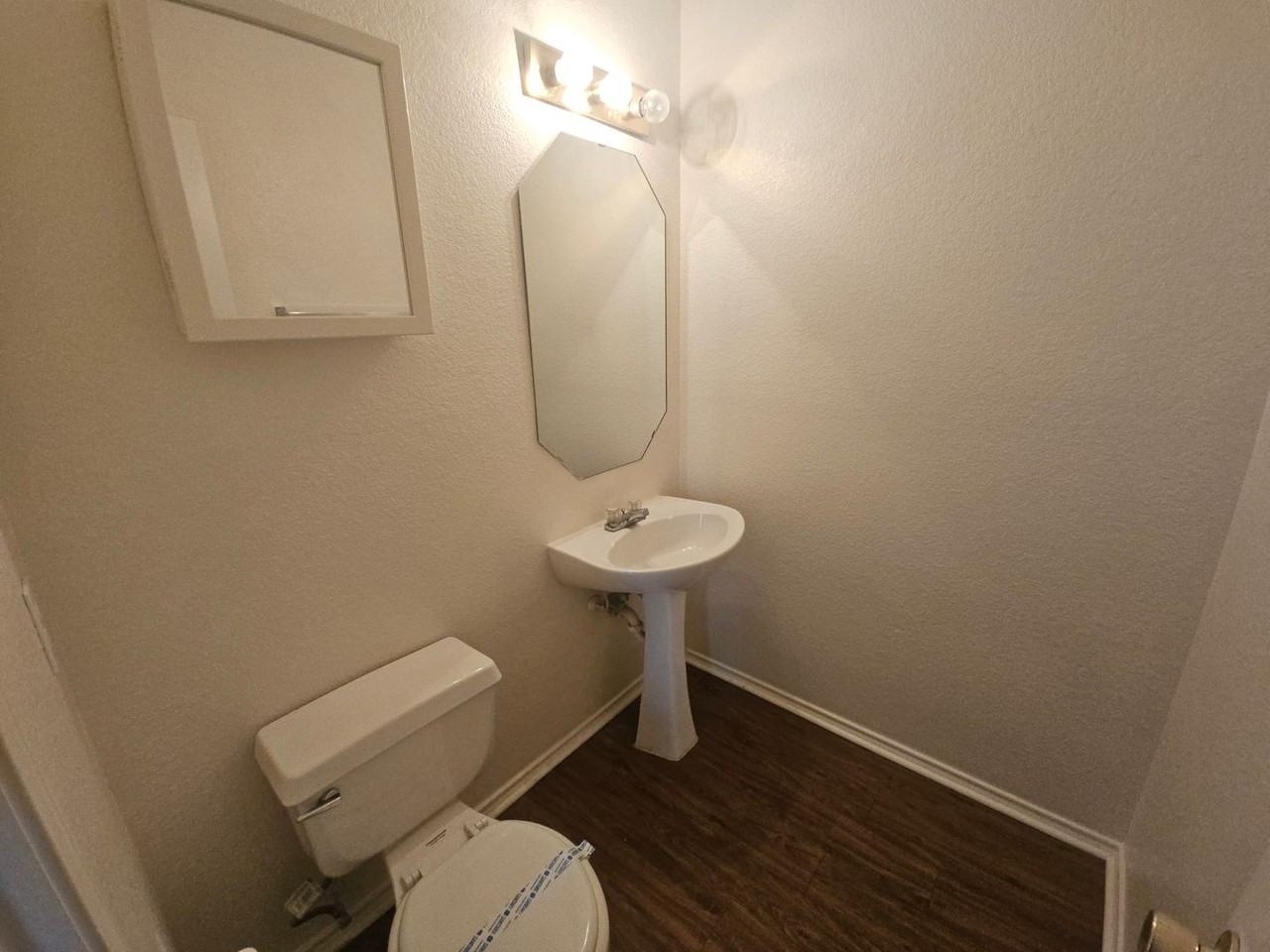 9100 Cranwell Ct - Photo 3 of 28