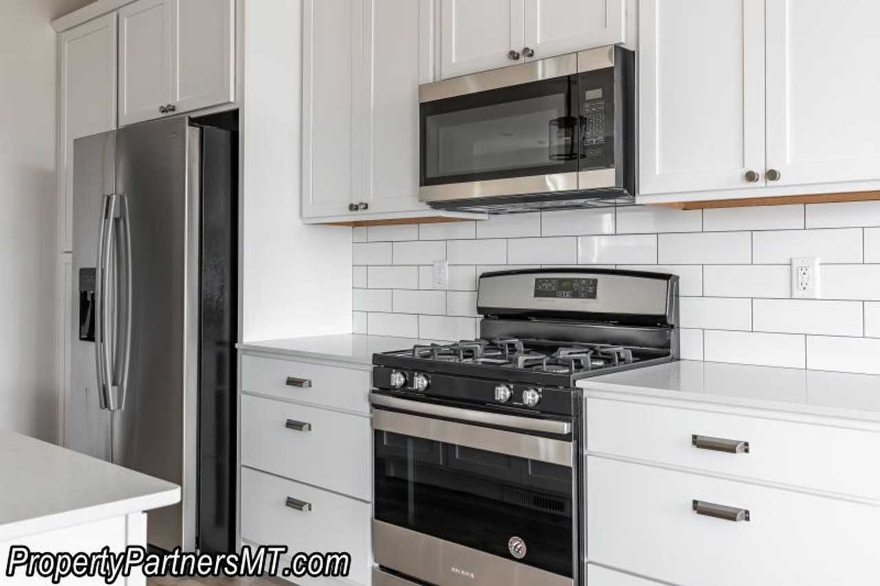 1121 Samantha Ln #A - Photo 2 of 14