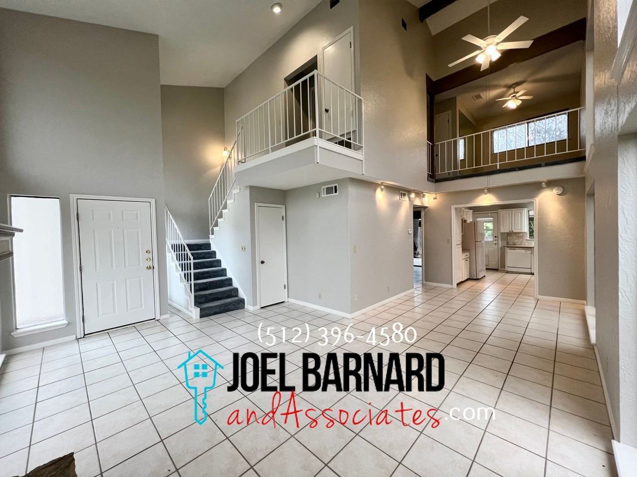 202 Scott St - Photo 4 of 25