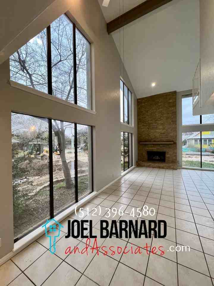 202 Scott St - Photo 5 of 25