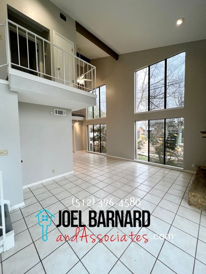 202 Scott St - Photo 6 of 25