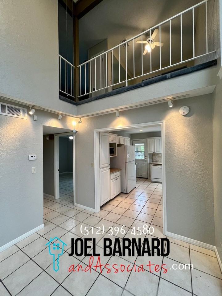 202 Scott St - Photo 7 of 25