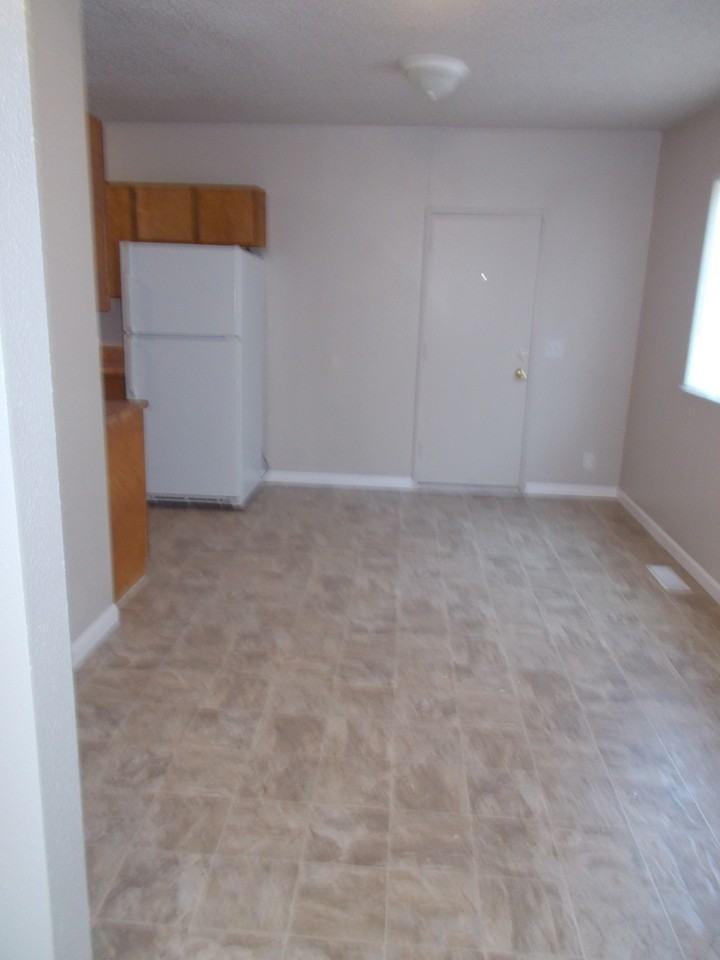 120 Terminal Ave - Photo 3 of 15