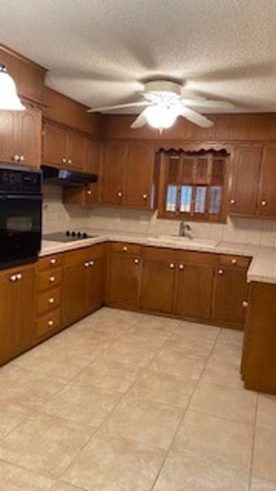 2325 S 38th St - Photo 3 of 20