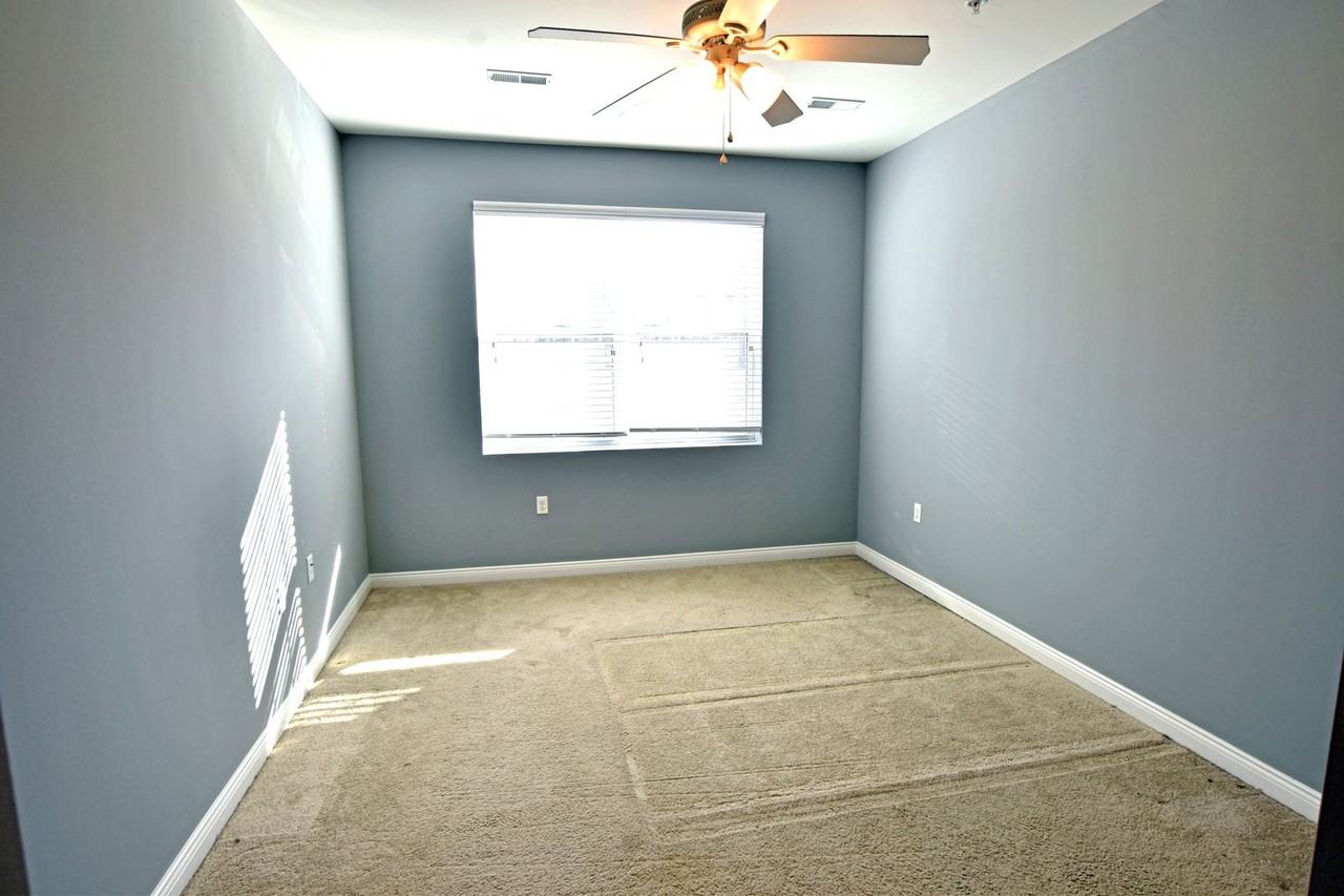 8528 Grove Dr - Photo 7 of 33