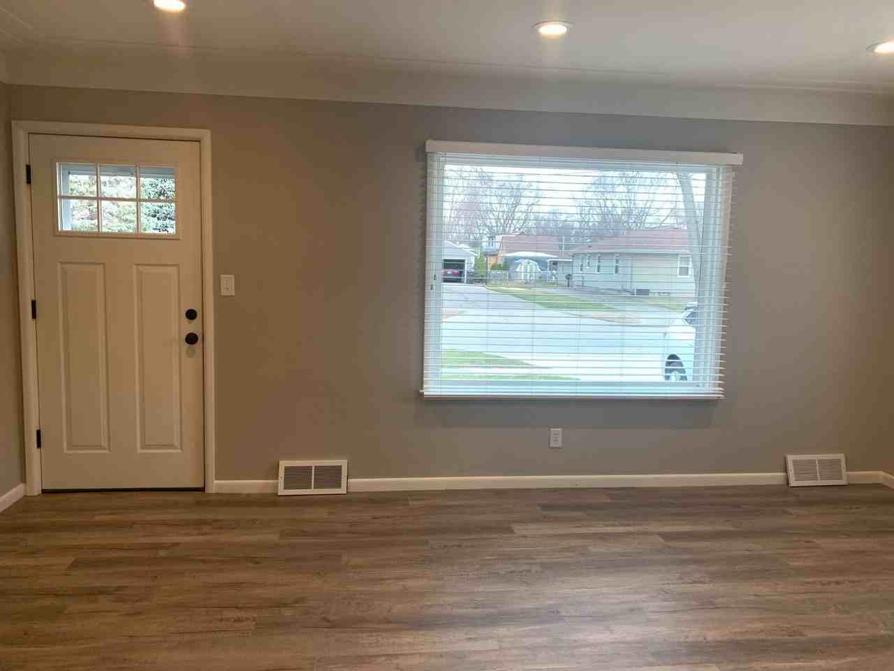 3686 Lee St - Photo 2 of 29