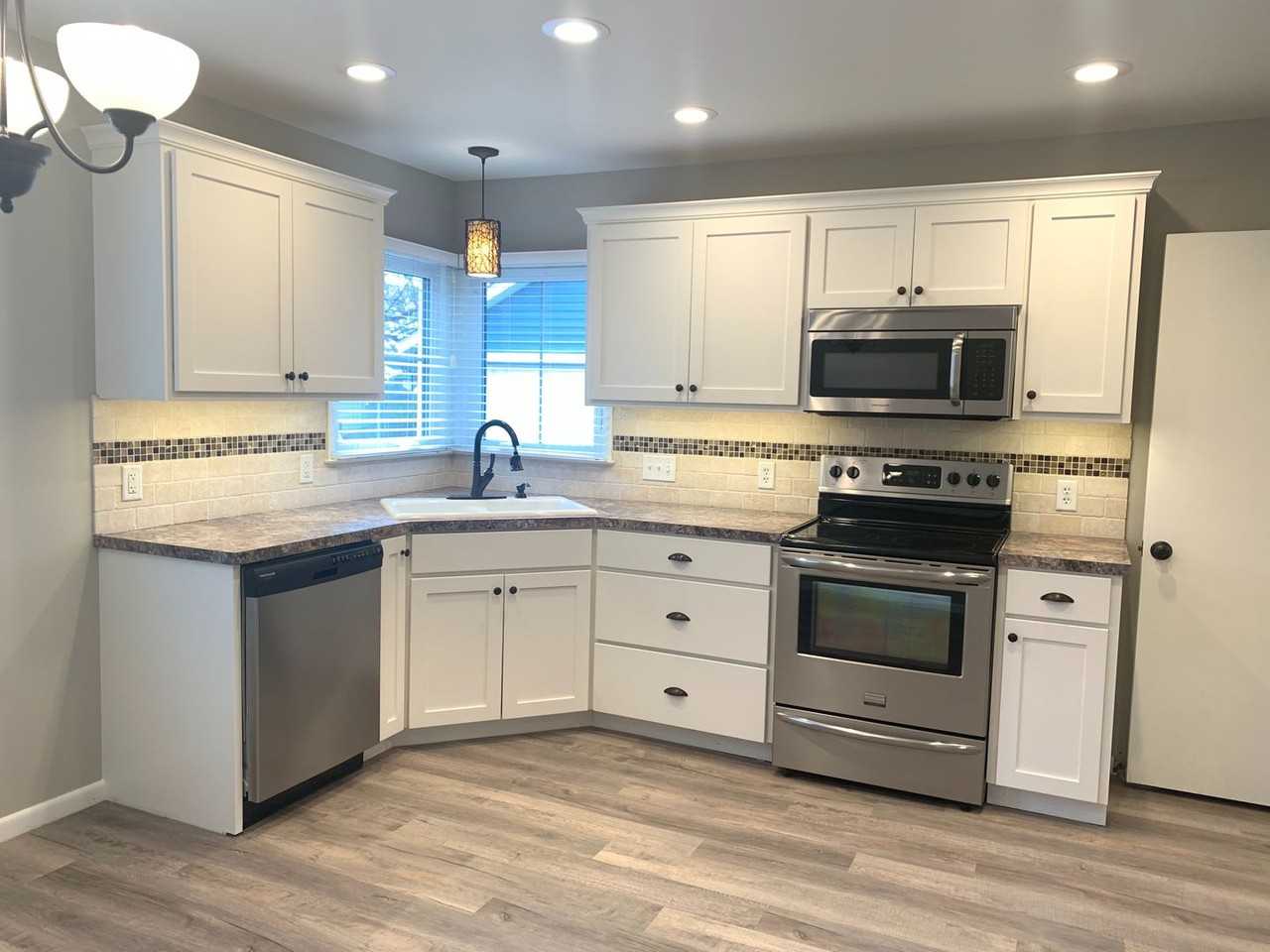 3686 Lee St - Photo 6 of 29