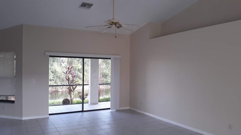 427 Se 16th St - Photo 4 of 10