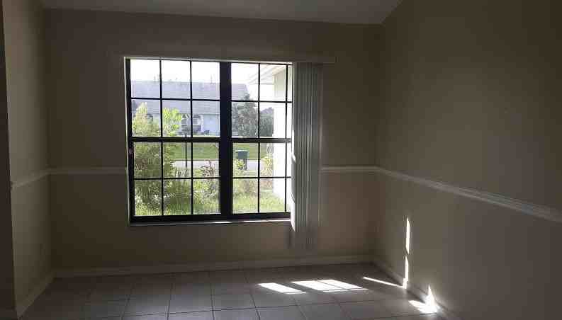 427 Se 16th St - Photo 5 of 10