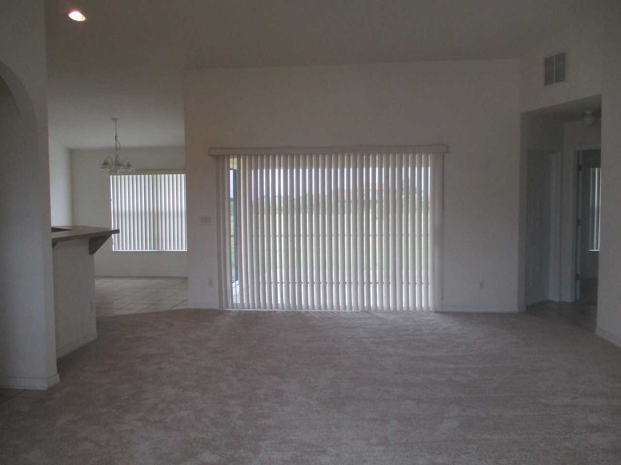 1426 Nw 12th St - Photo 5 of 13