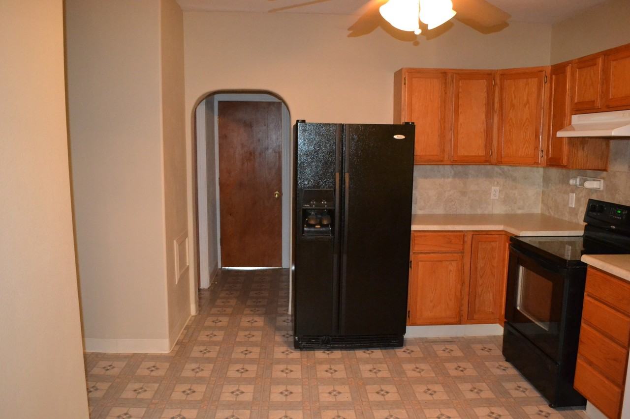 813 Lincoln Ave - Photo 4 of 50