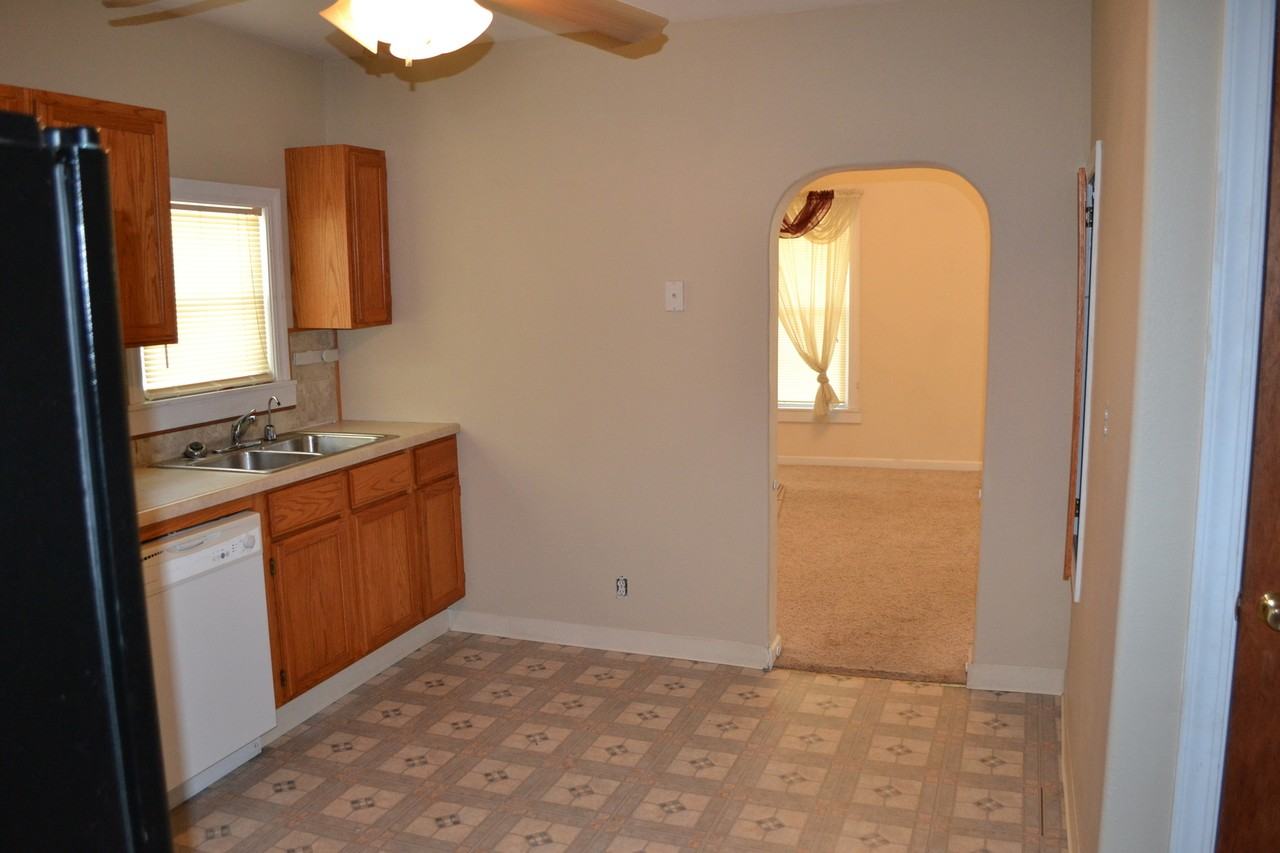 813 Lincoln Ave - Photo 5 of 50