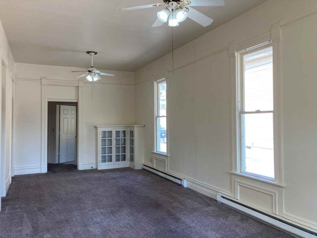 1458 Ferry St - Photo 3 of 26