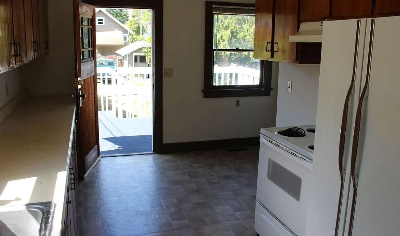 1109 Humboldt St - Photo 3 of 24