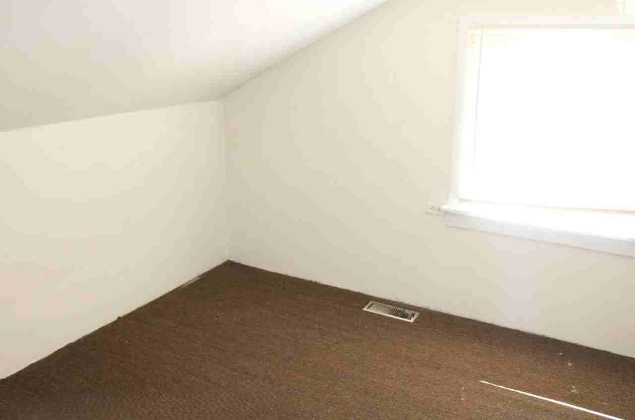 1109 Humboldt St - Photo 5 of 24