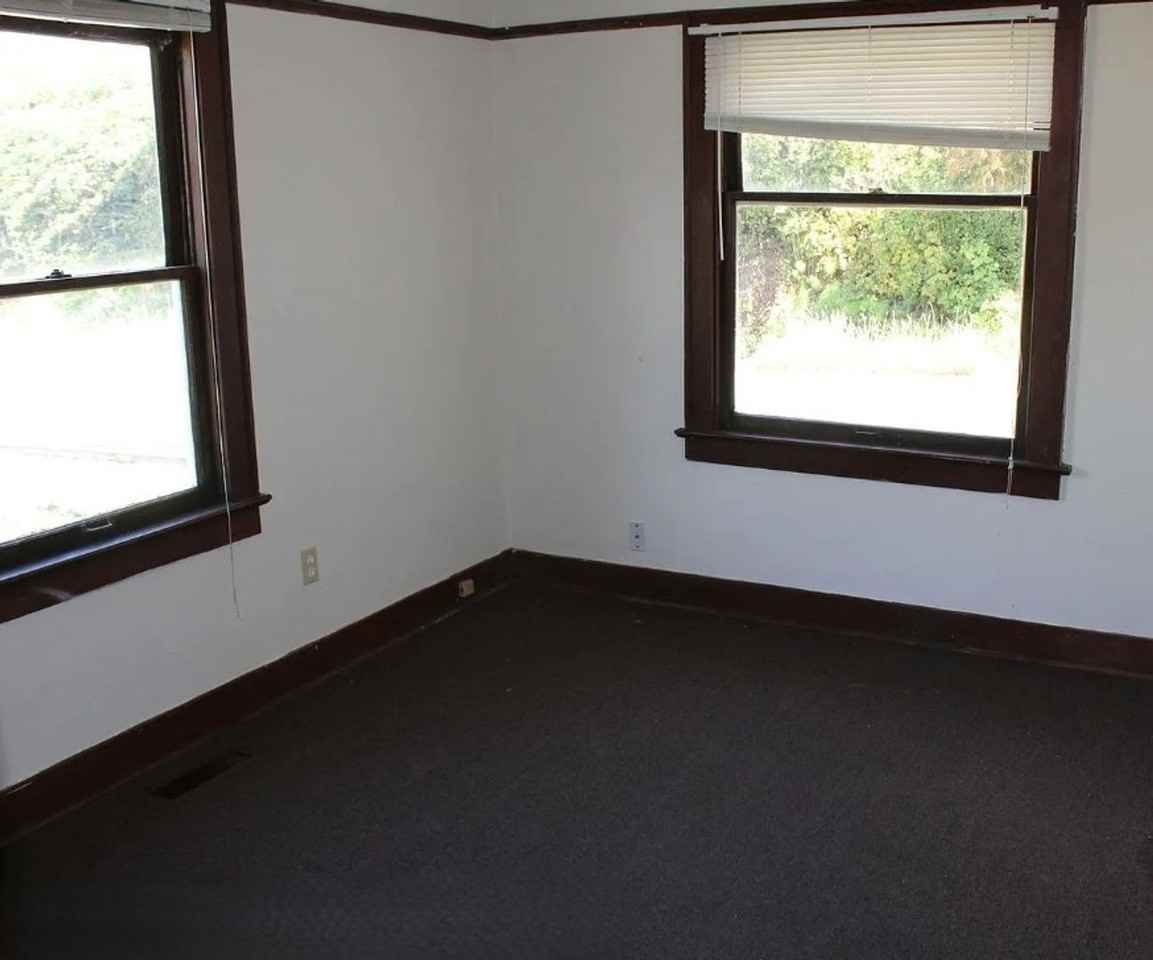 1109 Humboldt St - Photo 6 of 24