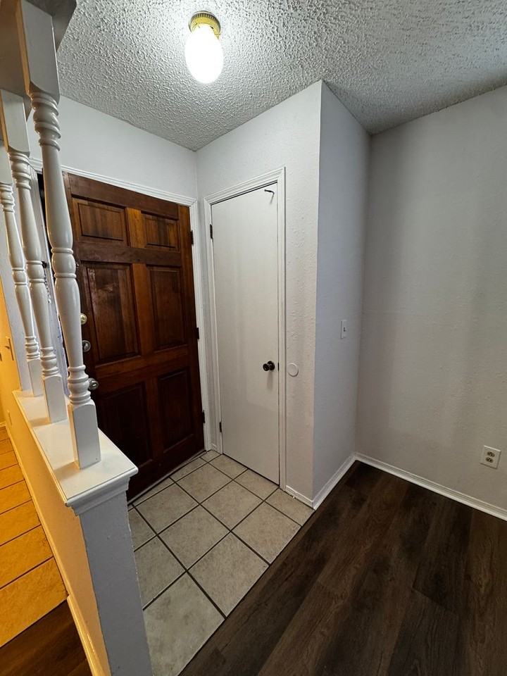 1948 Howard Dr - Photo 4 of 16