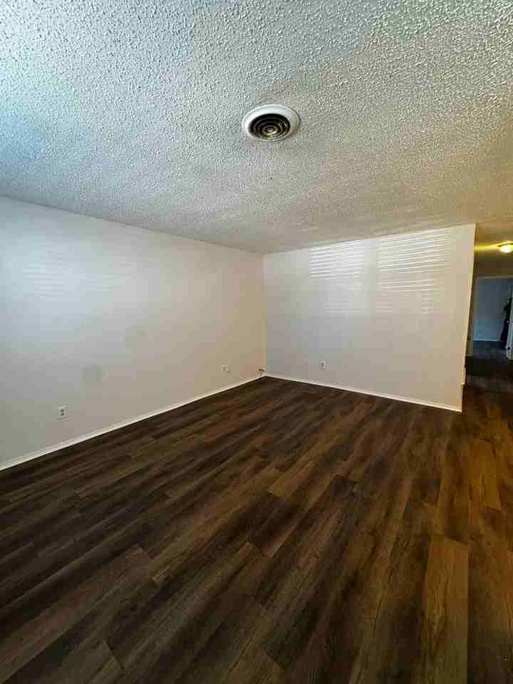 1948 Howard Dr - Photo 5 of 16