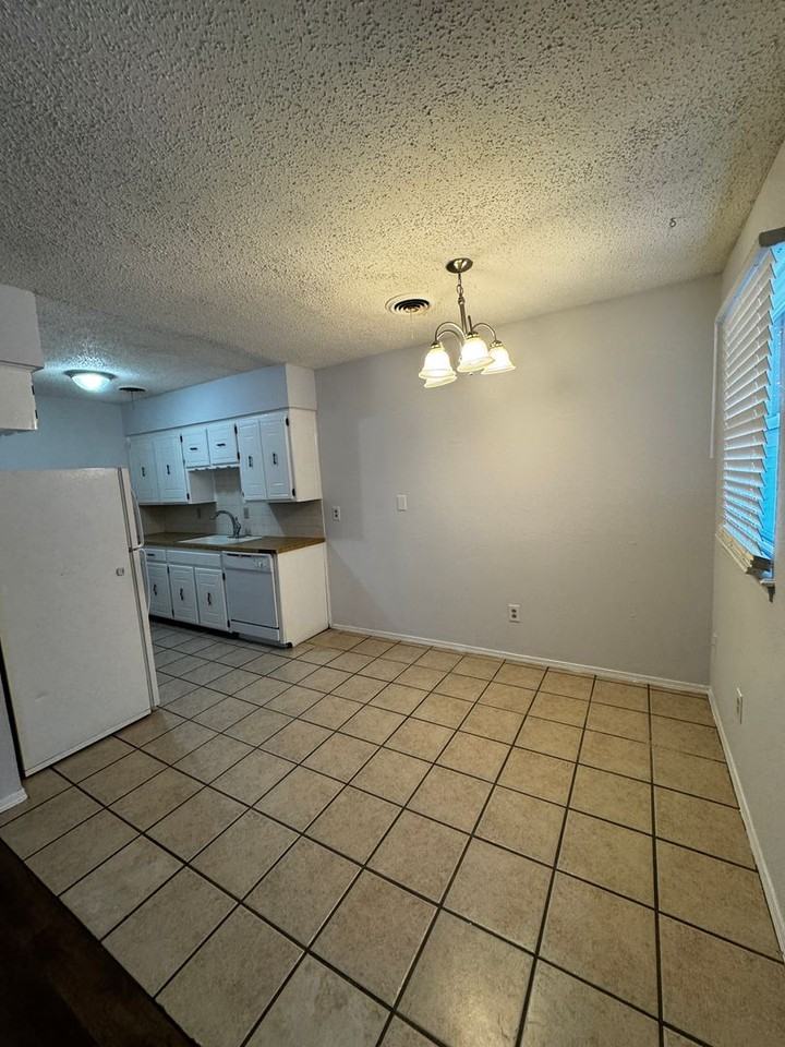 1948 Howard Dr - Photo 6 of 16