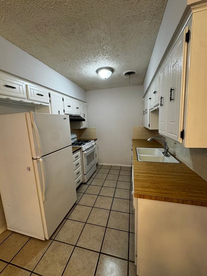 1948 Howard Dr - Photo 7 of 16