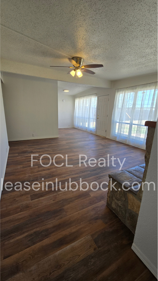 2726 68th St - Photo 3 of 17