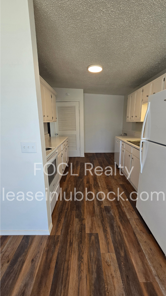 2726 68th St - Photo 6 of 17