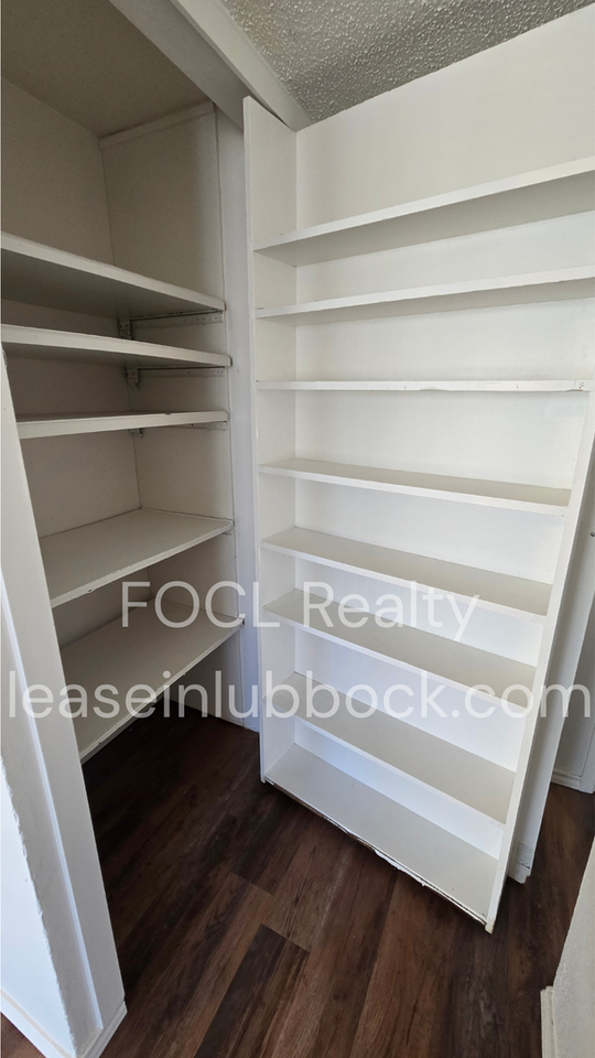 2726 68th St - Photo 7 of 17