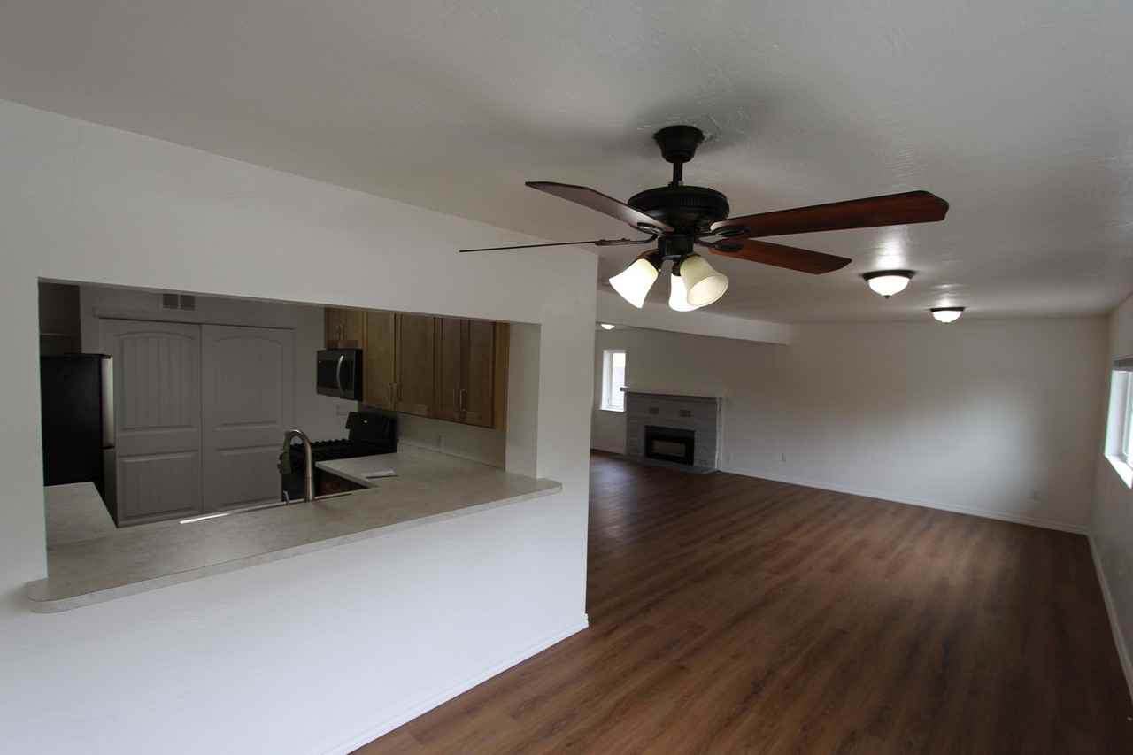 2617 N East St - Photo 6 of 30