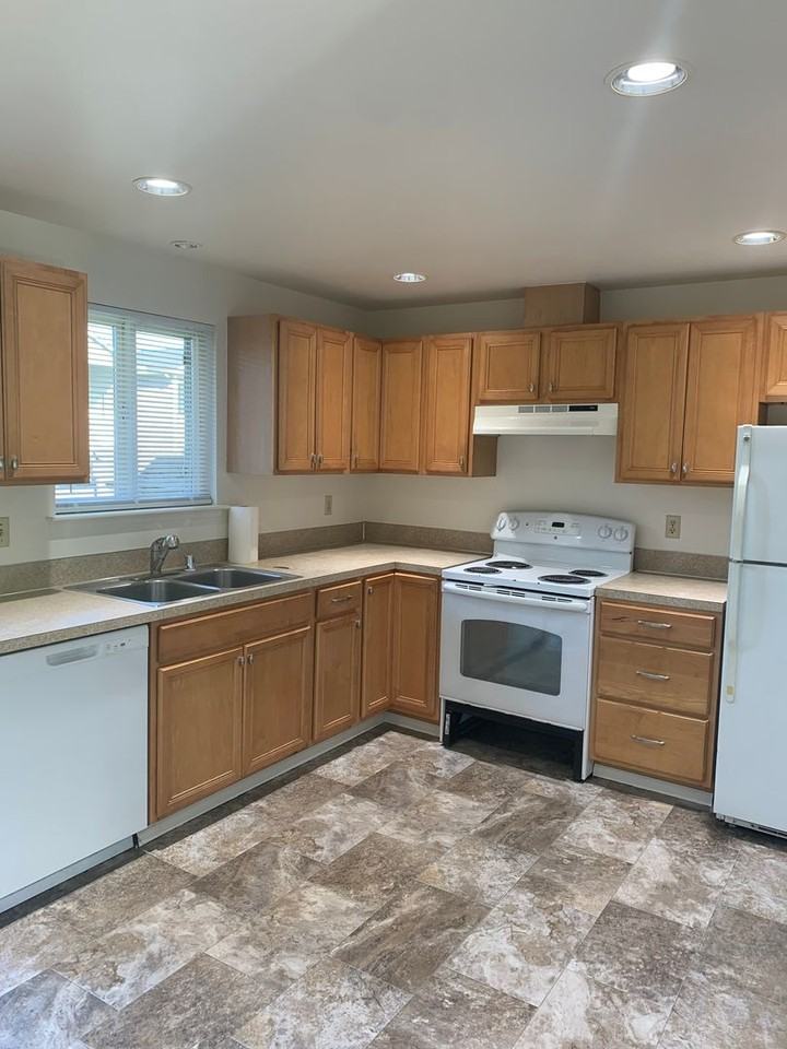 516 16th St Se - Photo 4 of 7