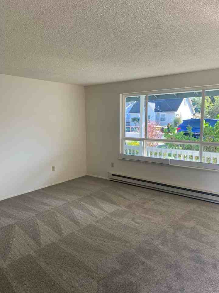 516 16th St Se - Photo 5 of 7