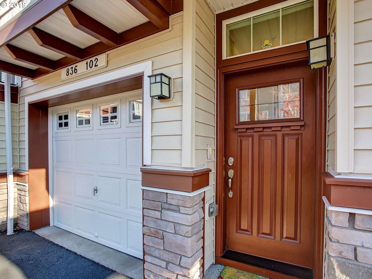 836 Nw 118th Ave - Photo 2 of 20