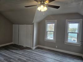 featured image of 424 E 5th St