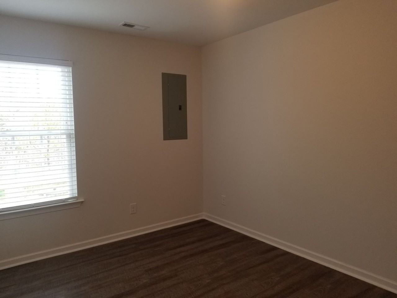 104 Squire Cir - Photo 7 of 15