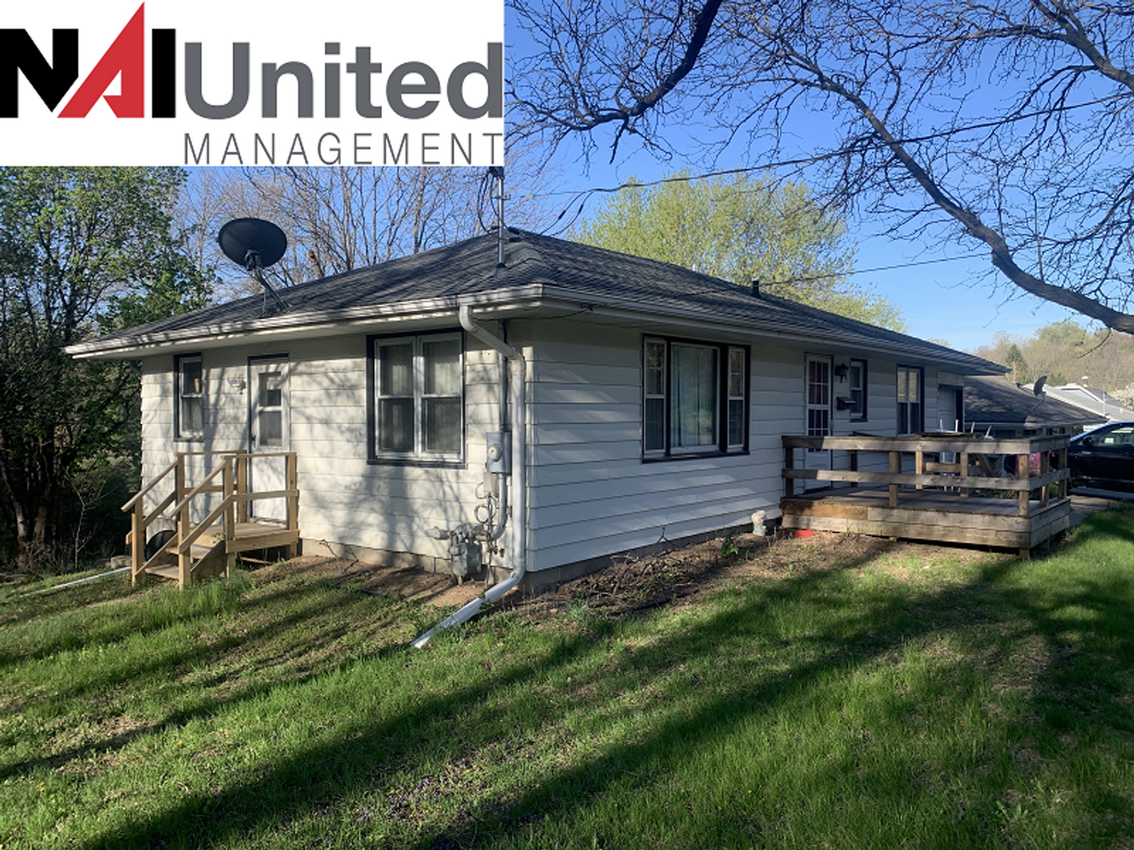 228 36th St - Photo 2 of 3