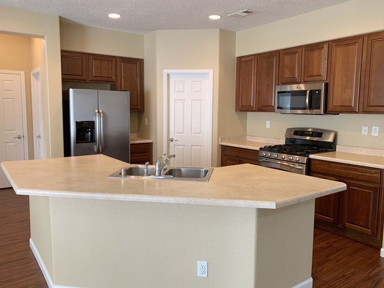 229 Loma Linda Loop Ne - Photo 4 of 26