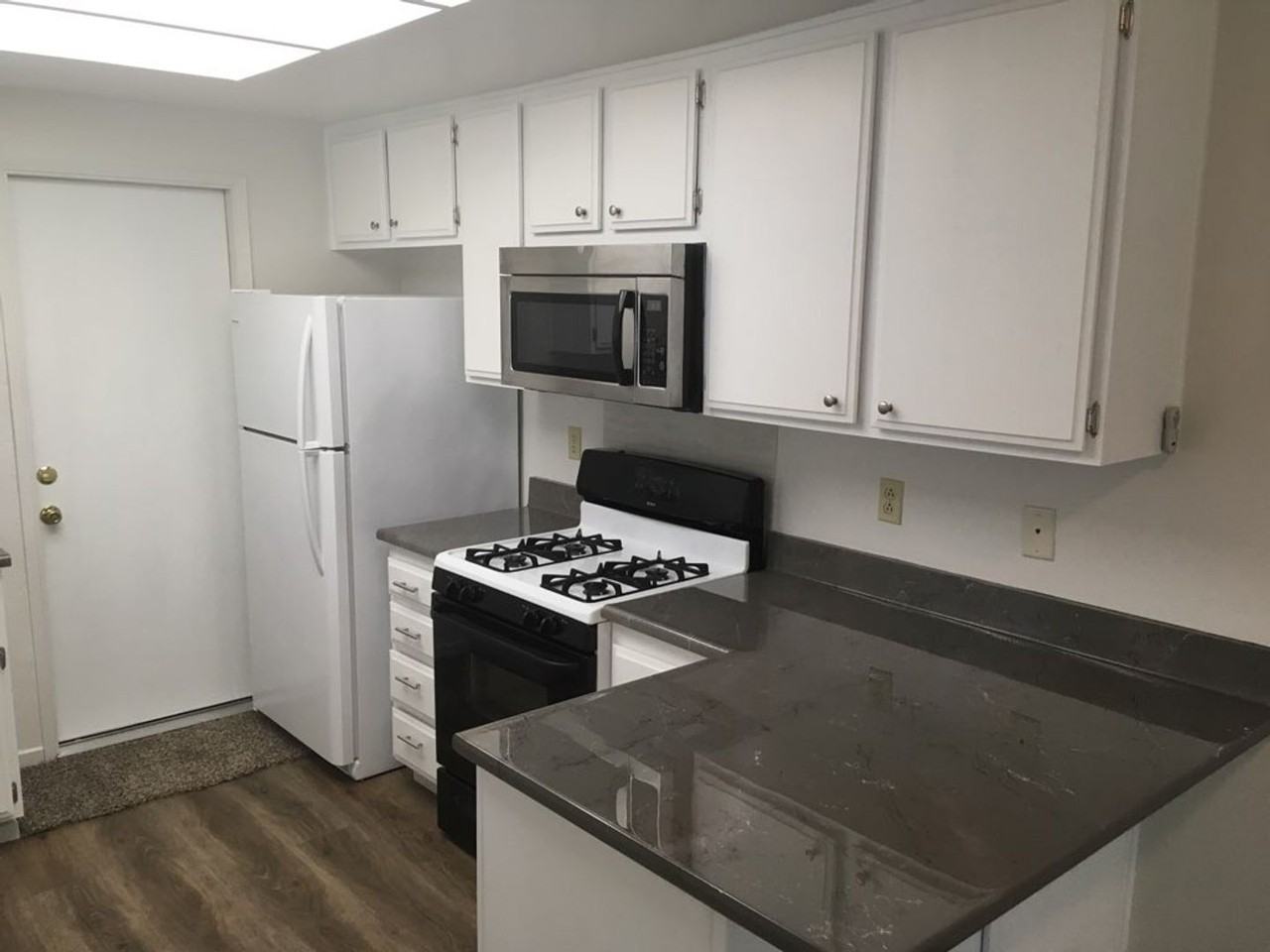 44727 La Paz Rd #E - Photo 2 of 11