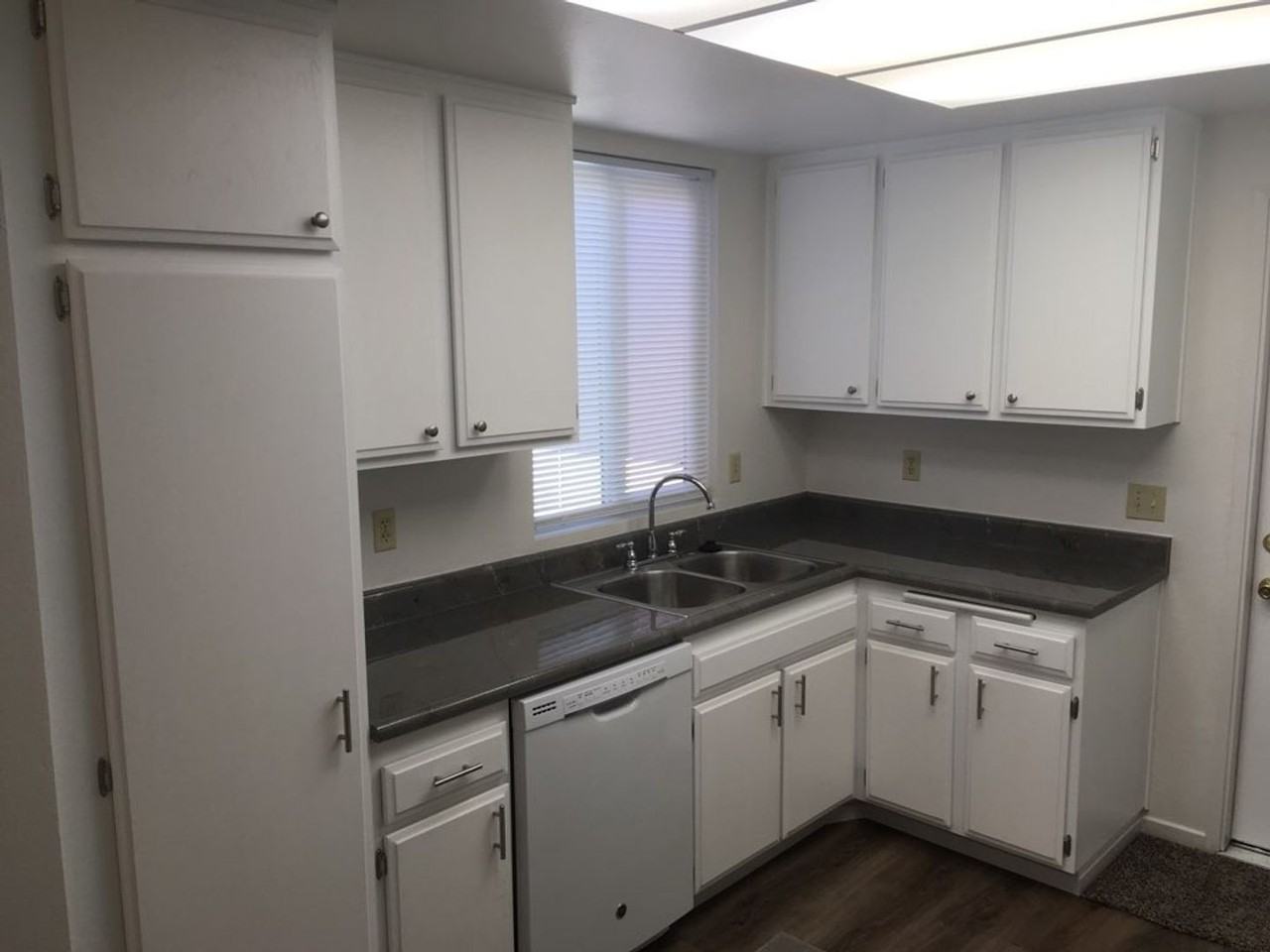 44727 La Paz Rd #E - Photo 3 of 11