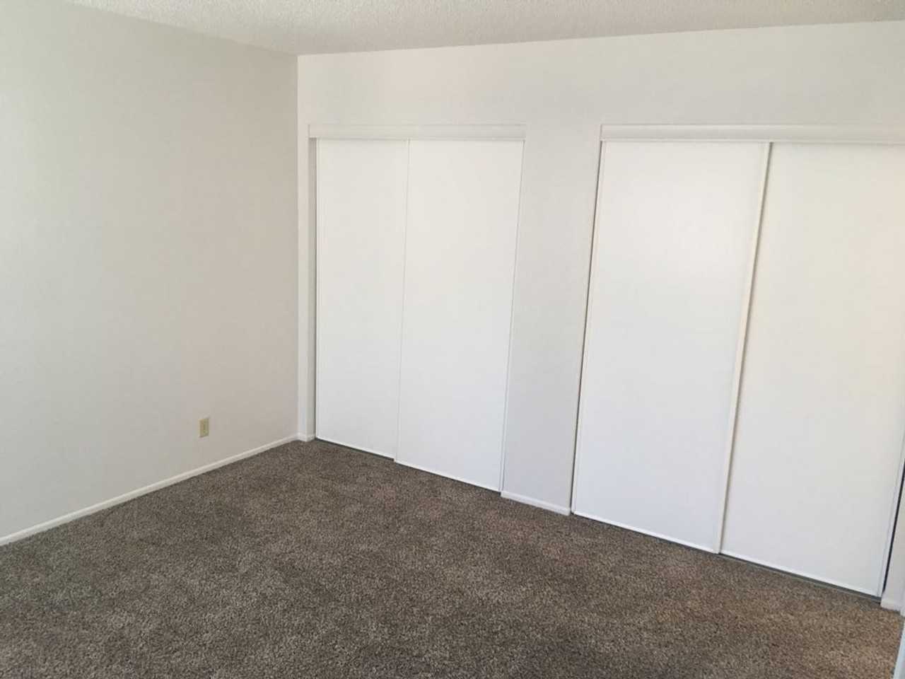 44727 La Paz Rd #E - Photo 5 of 11