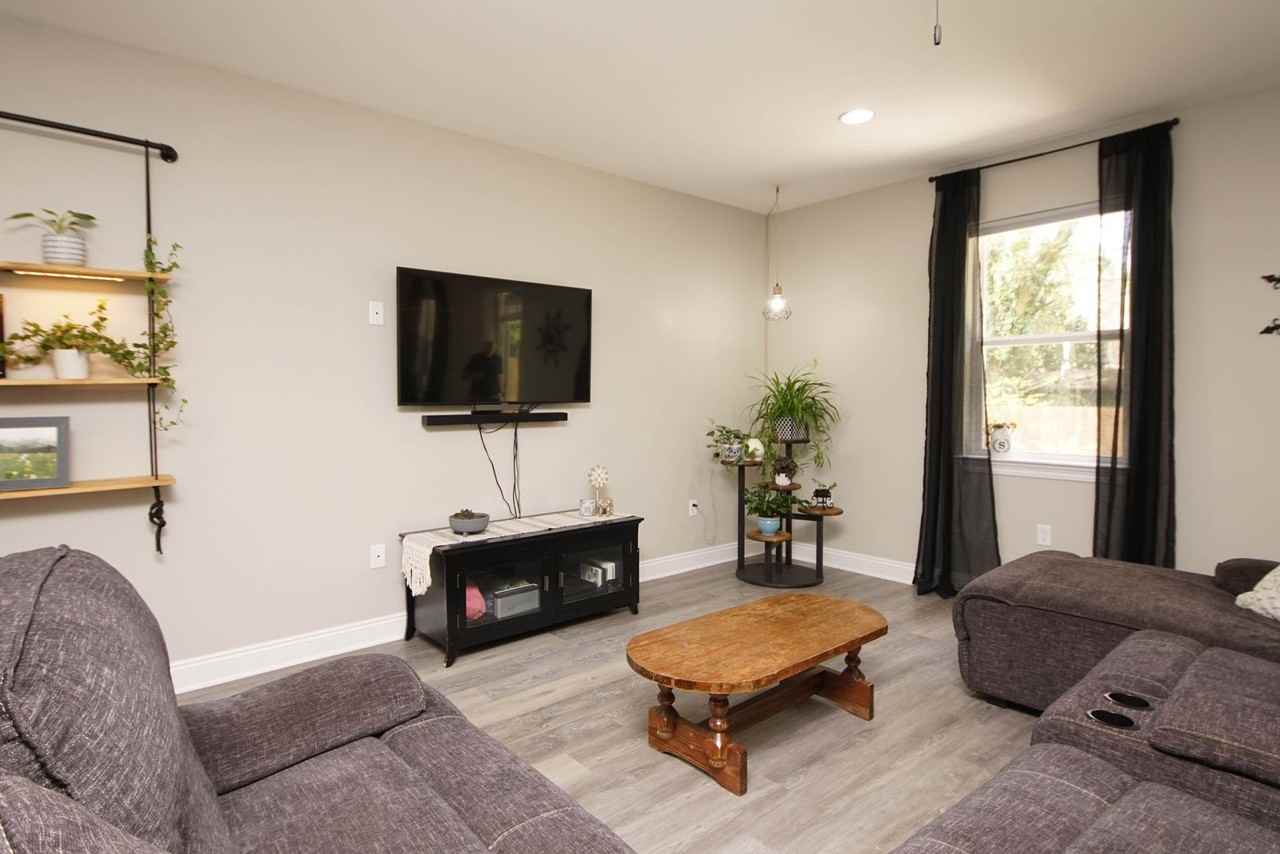 356 Chicago Ave - Photo 5 of 31