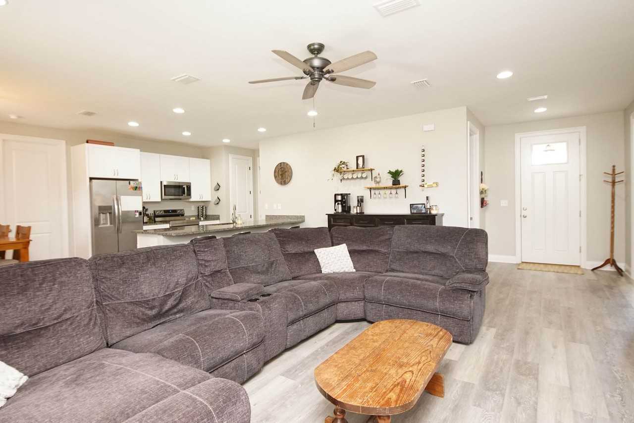 356 Chicago Ave - Photo 6 of 31