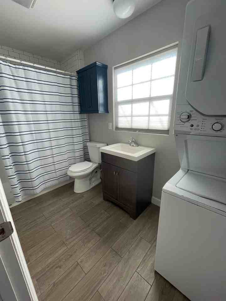 5254 17th St - Photo 5 of 5