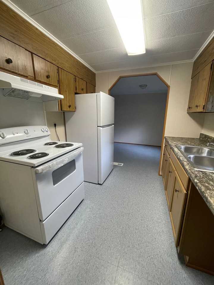 38031 Meyer Ave - Photo 2 of 9