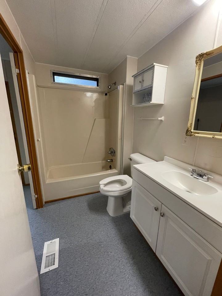 38031 Meyer Ave - Photo 7 of 9