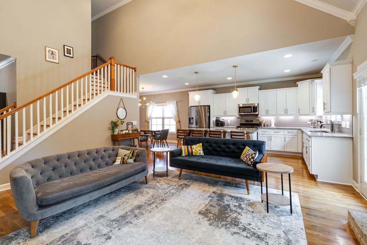 6043 Spade Dr - Photo 4 of 32