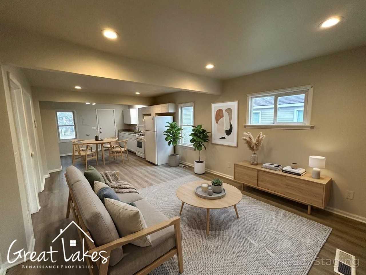 7227 Studebaker Ave - Photo 2 of 12