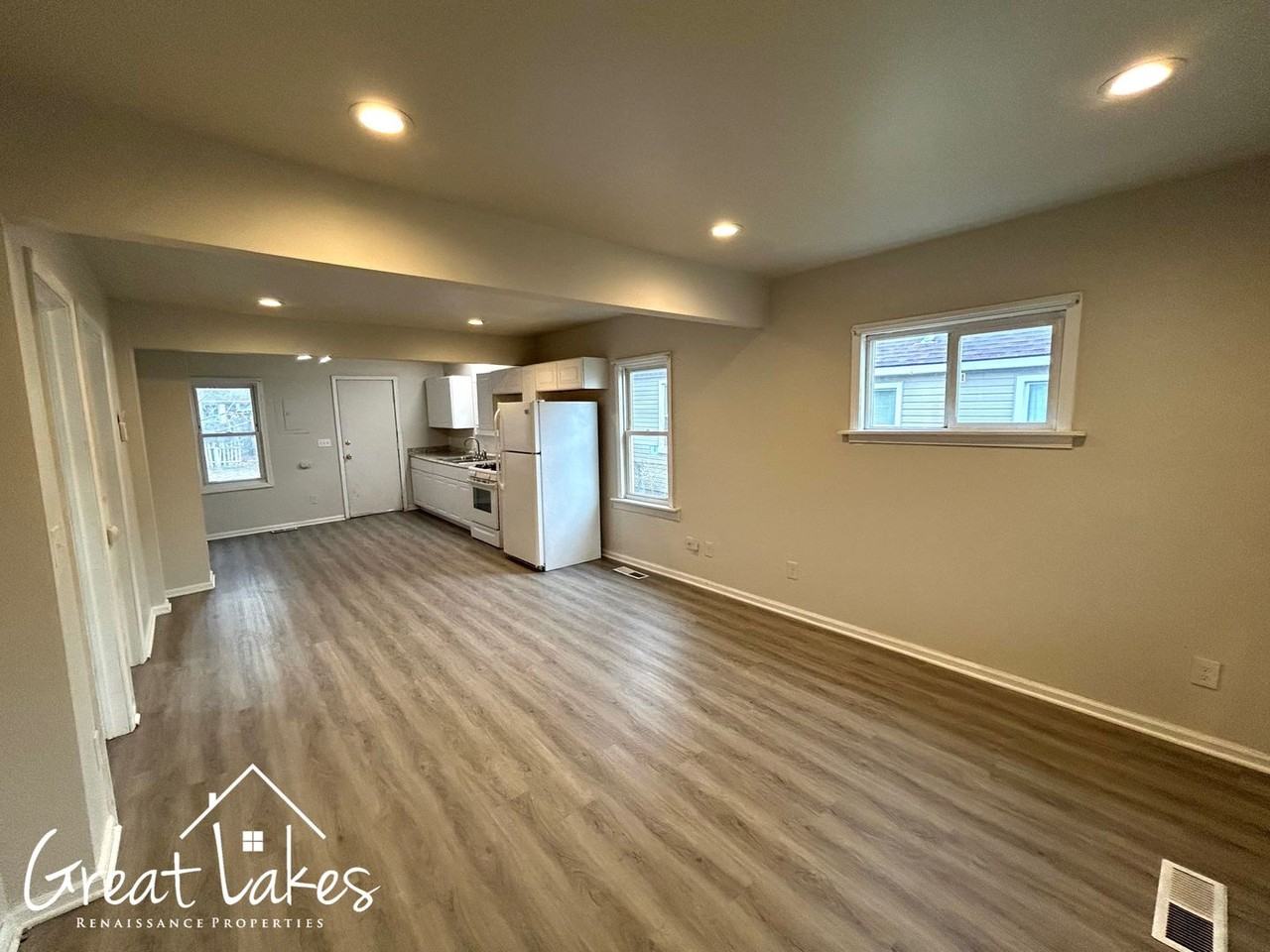 7227 Studebaker Ave - Photo 7 of 12