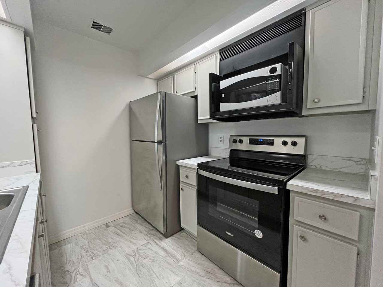 4207 Winding Moss Trl #208 - Photo 5 of 41